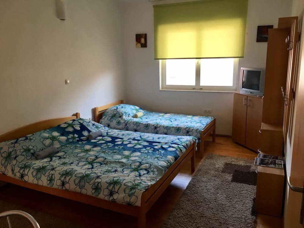 Villa Anja Apartments Мостар Экстерьер фото